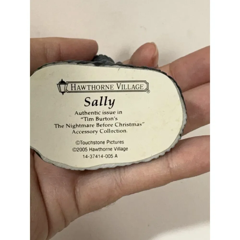 Hawthorne Nightmare Before Xmas 2 Accessories Sally & Creepy Crawling With Sally